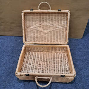 Customer friendly, easy to carry, rattan <b>suitcase</b> - Product Image 1