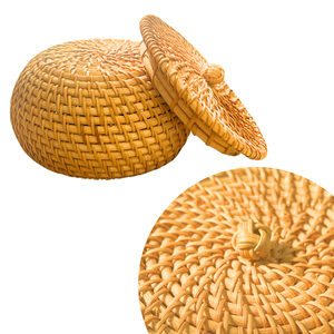 Cesta de ratán elegante y ecológica con tapa, perfecta para organizar los elementos esenciales de su baño - Product Image 1