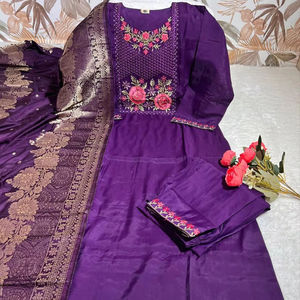 ชุดคอลเลกชั่นชุดคอลเลกชั่นชุดคอลเลกชั่นผ้าไหมโรมันดีไซน์เนอร์อินเดียสำหรับงานแต่งงานของผู้หญิง - Product Image 1