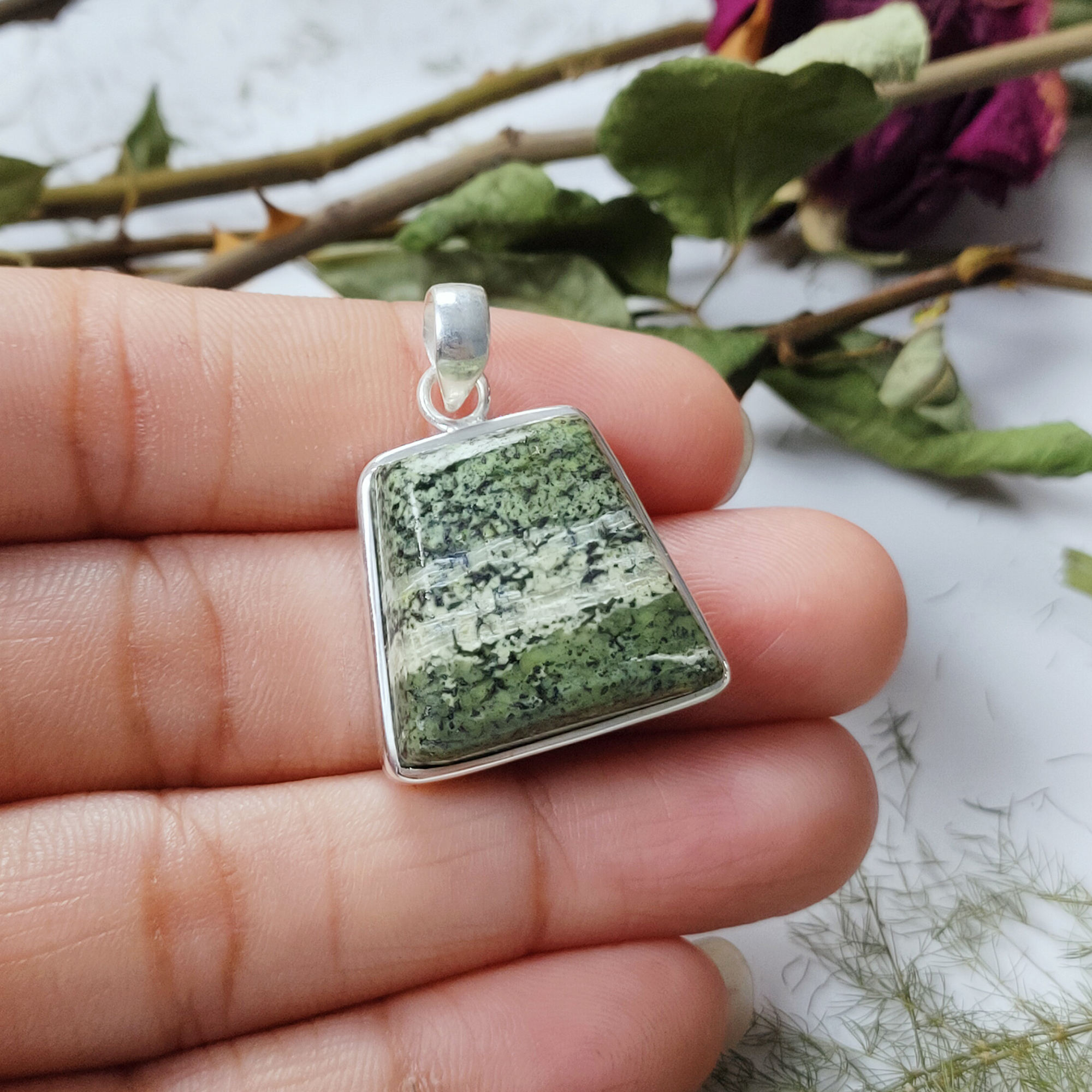 สีเขียว SEZ โอปอล