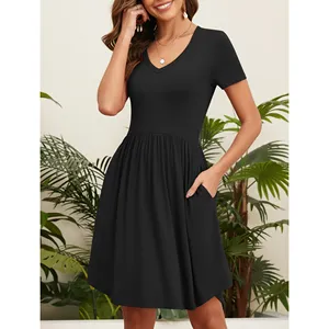 Femmes couleur noire unie robes à manches courtes décontracté coupe ample balançoire t-shirt robe col en V robe d'été avec poches du Bangladesh - Product Image 2