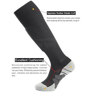 Calcetines de fútbol superventas Color personalizado Nuevo diseño Calcetines de fútbol transpirables Anti enganches Calcetines de fútbol para hombres - Product Image 4