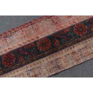 Alfombra turca de 2.3x8 pies, alfombra vintage con diseño floral rojo - Product Image 4