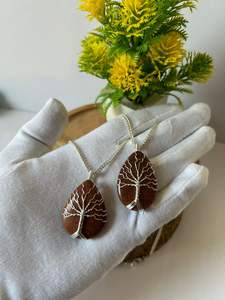 Collier Chakra Arbre de Vie Fait Main Pendentif en Pierre Précieuse Gravée avec Pierre de Soleil Cornaline Améthyste en Design Larme - Product Image 4