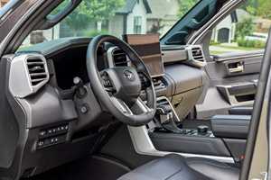 Sequoia Platinum 4x4 2024, Caja de Cambios Automática, Título Limpio, Sin Accidentes, Bajo Kilometraje, Lista para Envío - Product Image 5