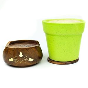 Ensemble de sous-verres en bois d'acacia gravés sur mesure de Tradnary Pvt Ltd Tapis et tampons traditionnels - Product Image 3