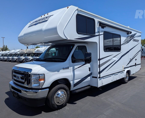 Camping-car de luxe Gulf Stream Conquest 6238 d'occasion 2024 2023 2021 pour le camping avec 4 à 6 passagers et une chambre - Product Image 4