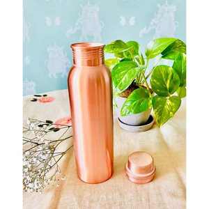 Bouteille d'eau en cuivre indien de haute qualité la plus vendue avec un design traditionnel élégant et des verres de bien-être en métal pur avec couvercle - Product Image 6