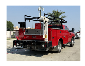 Camion tracteur routier lourd 4x4 avec cabine et châssis, équipé d'un caisson de service, moteur diesel, pour opérations commerciales - Product Image 4