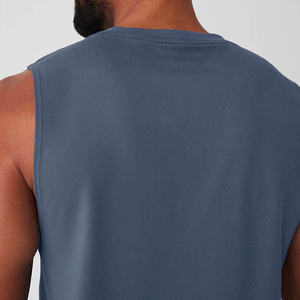 Camiseta sin mangas ajustada para hombre, material ligero y cómodo para uso diario informal, suave para actividades de entrenamiento de gimnasia, diseño de cuello - Product Image 2