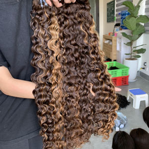 Perruque eurasienne sans colle avec extensions de cheveux humains vietnamiens à cuticule alignée style boucles italiennes - Product Image 1