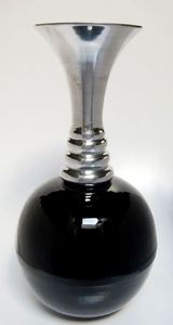 Top Selling Iron Made 11.5" Inch Flower <b>Vase</b> Customized for Indoor Outdoor Decorations Solid Metal Flower Pot and Flower <b>Vase</b> - Product Image 5