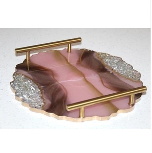 Plateau en laiton fait main rectangulaire personnalisé avec poignée Plateau de service en résine époxy de style moderne pour aliments et fruits - Product Image 2