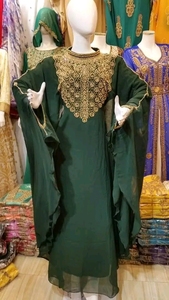 2024 Dubai Kaftan musulmán tradicional bellamente coloreado con diseño marroquí vestidos de trabajo con cuentas de piedra a mano - Product Image 2