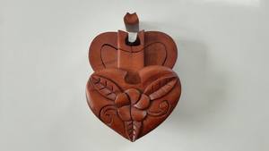 Boîte à bijoux en bois en forme de cœur |   Boîte de rangement en bois naturel faite à la main pour bagues, boucles d'oreilles, cadeau de mariage - Product Image 3