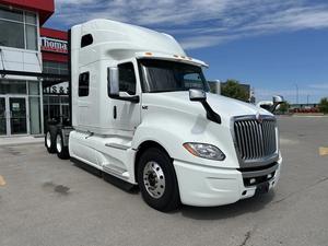 Camion à cabine couchette conventionnelle INTERNATIONAL 1452 d'occasion 2012-2017, moteur diesel 10 cylindres, caméra arrière 360°, écran tactile, 6x4, conduite à gauche - Product Image 6