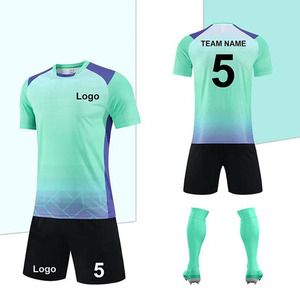 Venta al por mayor de fábrica, camiseta de fútbol personalizada para hombre, uniforme de fútbol de poliéster de secado rápido, ropa deportiva asequible para equipos de adultos - Product Image 1