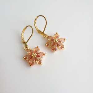 Boucles d'oreilles à crochet en forme de fleur en quartz à changement de couleur naturel, plaquées or, en argent sterling, style vintage victorien, cadeau pour maman - Product Image 4