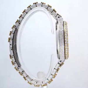 Reloj de diamantes de moissanita automático de tono dorado con ajuste de bisel de declaración de lujo para hombres y mujeres de aspecto Premium para hombres y mujeres. - Product Image 3