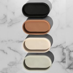 Plateau de service en céramique multi-usages conçu pour divertir les invités avec des accessoires de cuisine sophistiqués - Product Image 1