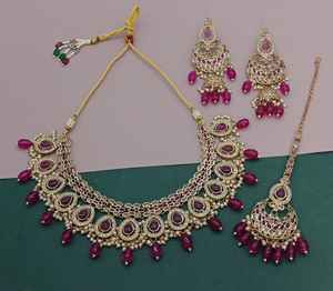 Diseño indio tradicional de moda Motipearl & Drop Gold Plated Fancy Earring Maagtika Necklace Set & Jewelry Set - Product Image 5