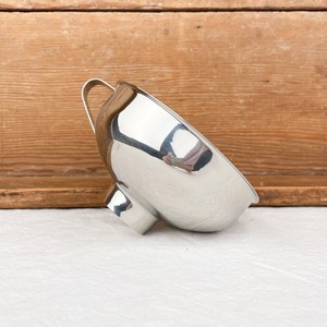 Embudo de Boca Ancha de Acero Inoxidable con Asa para una Transferencia de Líquidos sin Derrames, Diseño Duradero, Ideal para Bares y Uso Doméstico - Product Image 1