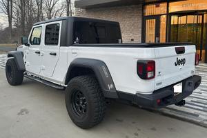 Jeep Gladiator Sport 4x4 2020 Usado en Buen Estado - Product Image 2