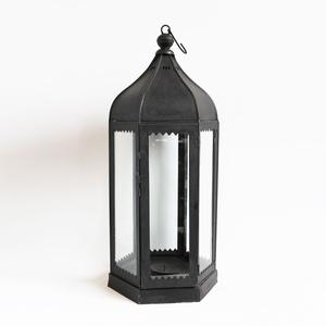 Linterna negra hexagonal con paneles de vidrio transparente Embellecedor en zigzag y acento colgante superior puntiagudo para estilo interior - Product Image 1