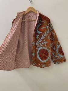 Veste courte en velours brodée Suzani marron, veste artisanale pour festival, veste ethnique vintage, cadeau pour elle, manteau bohème - Product Image 3