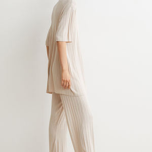 Sweat-shirt professionnel en coton doux avec broderie personnalisée Sweat-shirt en coton éponge pour femmes Sweatshirts de haute qualité - Product Image 4