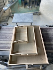 Plateau de service alimentaire rectangulaire en bois massif dans un ensemble pour hôtel fabriqué au Vietnam avec un design moderne - Product Image 4