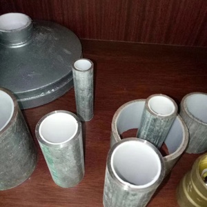 Tuyau composite en acier galvanisé SCH40 ASTM de 10 pouces résistant à la corrosion pour le transfert de liquides d'exploitation pétrolière, des eaux usées et du pétrole brut - Product Image 4
