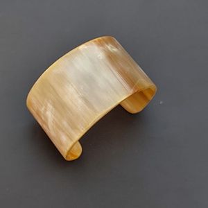 REFER BUFFALO HORN fait à la main de luxe en gros naturel buffle boeuf corne de vache bracelet bijoux de mode pour hommes et femmes - Product Image 1