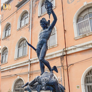 Statue de Persée avec la tête de Méduse en bronze coulé à la main, héros grec classique, grande sculpture d'extérieur - Product Image 3