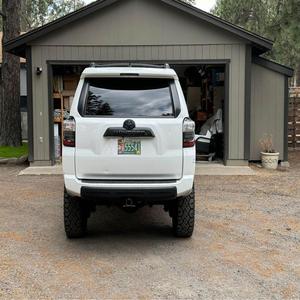 Sin historial de accidentes Toyota 4 Runner usado Bastante usado Volante a la izquierda y a la derecha Mejor precio disponible En stock - Product Image 1