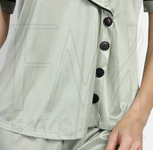 ชุดกางเกงขาสั้นผ้าซาตินเนื้อนุ่มใส่นอนแขนสั้นชุดผ้าไหมคุณภาพสูงพร้อมกระดุมสไตล์กำหนดเองได้ - Product Image 6