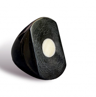 Anneaux en corne de forme ronde avec des rayures noires et brunes captivantes, anneau en corne de buffle pour femmes et hommes, accessoires