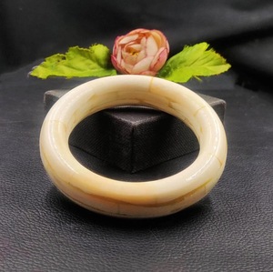 Brazalete de Hueso de Búfalo Natural, Joyería Artesanal de Hueso de Búfalo - Product Image 3