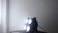 Lumière de scène à LED à 4 yeux, COB, lumière blanche chaude, éblouissante