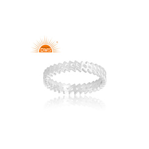 Anillo de Plata de Ley 925 con Diseño Clásico Nuevo para Mujer, Joyería de Diseño Personalizado para Mujer, Regalo para Ella. - Product Image 1