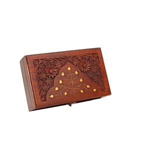 Caja de madera hecha a mano única con aspecto rústico, ideal para joyería, anillos, pendientes, relojes y pequeños coleccionables - Product Image 1