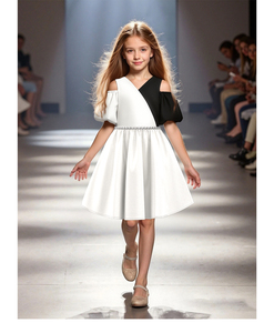 Vestido Formal para Niñas con Diseño de Cruz en Blanco y Negro - Product Image 1