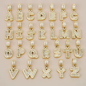 Colgante Inicial de Moissanita de Alta Calidad, Corte Redondo y Económico, 0.80 Quilates, Chapado en Oro, Dije con Letra del Alfabeto para Mayoristas de Joyería - Product Image 1