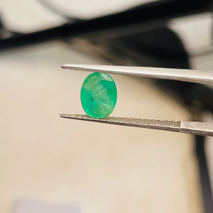 Esmeralda Natural, 2 Piezas, Corte Ovalado, 2.28 Quilates, Piedras Preciosas de Buena Calidad, Lustre, Color Verde Bonito, Pulido Perfecto para Cualquier Joyería - Product Image 2