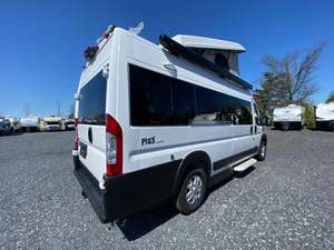 Nuevo R-o-a-d-t-r-e-k Play Slumber 2025 listo para la venta - Product Image 3