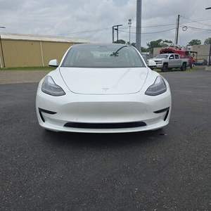 Berline électrique 2021 abordable | Batterie de 55 kWh - Product Image 2