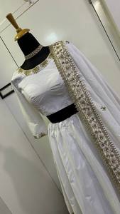 NOUVEAU PREMIUM MODERNE BLANC BEAUTÉ LEHENGHA CHOLI avec DESIGN D'ATTRACTION pour MARIAGE et SAISONS DE FÊTE - Product Image 4