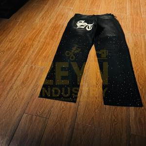 Pantalones Vaqueros de Mezclilla de Alta Calidad con Logotipo Bordado Personalizado, Impresión de Pedrería, Hechos a Medida, OEM - Product Image 4