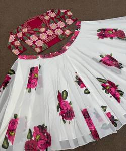 Chinon brodé Lehenga Choli avec détail de séquence, tenue ethnique complète avec Dupatta pour des occasions spéciales - Product Image 6