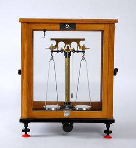 Sensitive Analytical Balance Laboratory Weighing <b>Scale</b> <b>Mechanical</b> Beam Balance Wooden Cabinet Physics Lab Instrument - Product Image 3